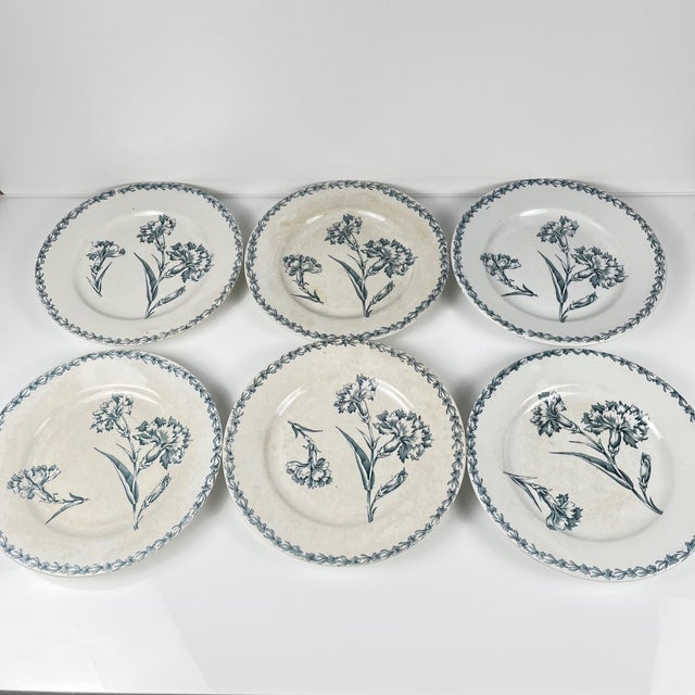 Set of 6 "Carnation" pattern dessert plates, KG Lunéville, ironstone, 19th century Blue carnation motif Diameter: 21.5 cm...