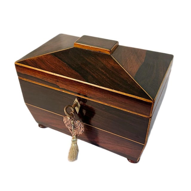 Antique William IV English Regency Rosewood Tea Sarcophagus Caddy w/Satinwood Edging c.1820s An antique English Regency...