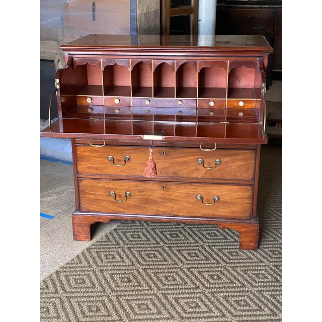 Great Mahogany Georgian combination Secretary/Chest. Very clean with great sheen & patina. A “lovely” chest Circa 1800.
