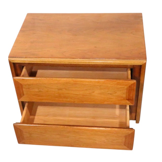 Mid 20th Century Night Stand Table by American of Martinsville For Sale - Image 10 of 12