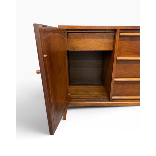 Mid-Century Modern Lane Rhythm Walnut Sideboard - Refinished! For Sale In Philadelphia - Image 6 of 12
