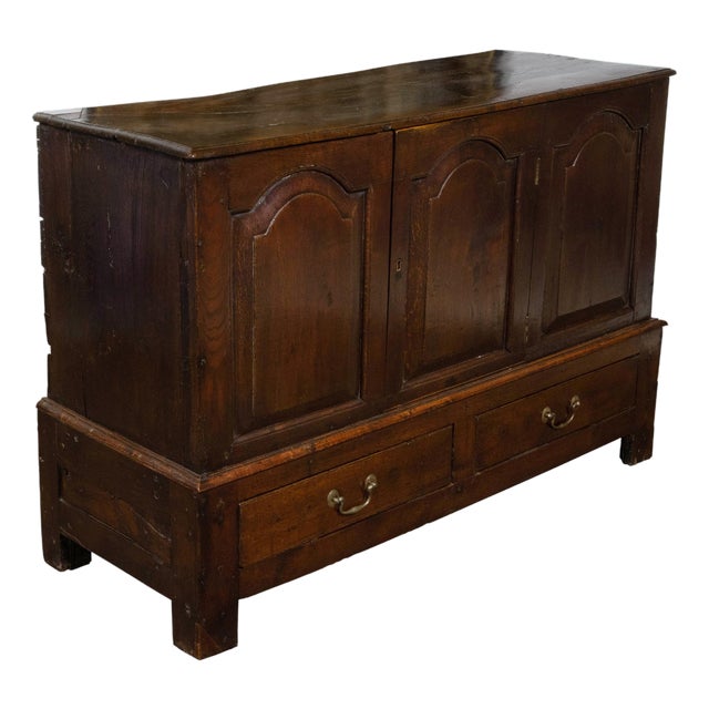 English Georgian Period 18th Century Oak Buffet with Carved Arching Doors For Sale