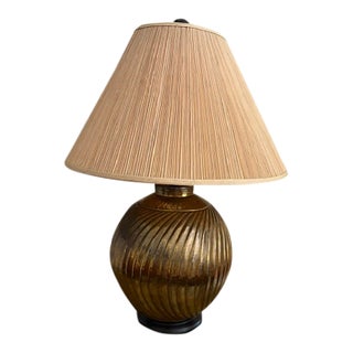 Vintage Ribbed Brass Table Lamp – Hollywood Regency/ Mid-Century Modern For Sale