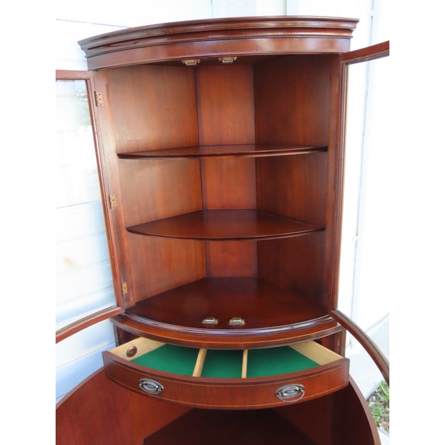 Brown Bassett Mahogany Inlay Corner China Display Cabinet Cupboard 6913 For Sale - Image 8 of 18
