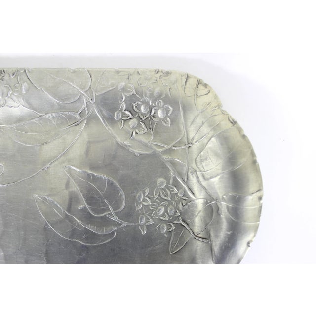 Vintage Wendell August Forge Dogwood Mid-Century Modern Hammered Aluminum Drinks Tray For Sale - Image 6 of 10