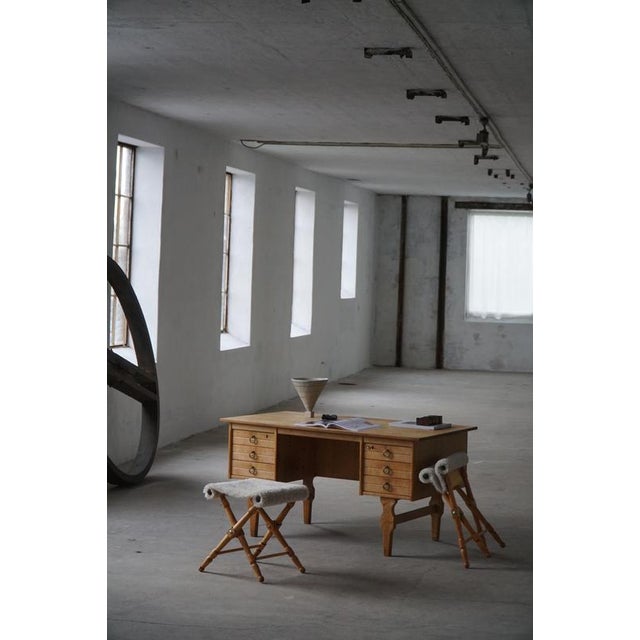 Brutalist Mid-Century Modern Danish Freestanding Desk in Oak from Henning Kjærnulf, 1950s For Sale - Image 3 of 16