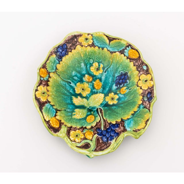 Green English Majolica Strawberry & Grape Tableware, 16 For Sale - Image 8 of 14