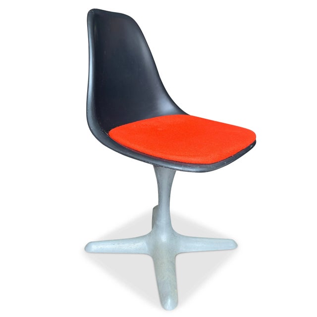 1960s Black & Orange Circular Dining Table Set from Maurice Burke for Arkana Tulip, 1960s, Set of 4 For Sale - Image 5 of 10