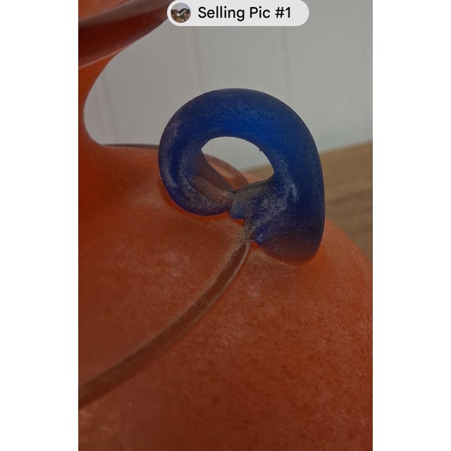1980s VNTG Franco Moretti Murano Scavo Glass Vase Signed Orange Blue Amphora Mint Condition For Sale - Image 4 of 8