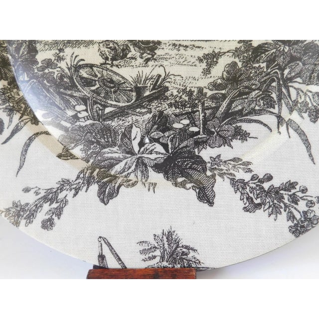 Black Late 20th Century Gray & Black Rooster Animal Farm Scenic Heavy Plastic Round Decorative Plate For Sale - Image 8 of 12