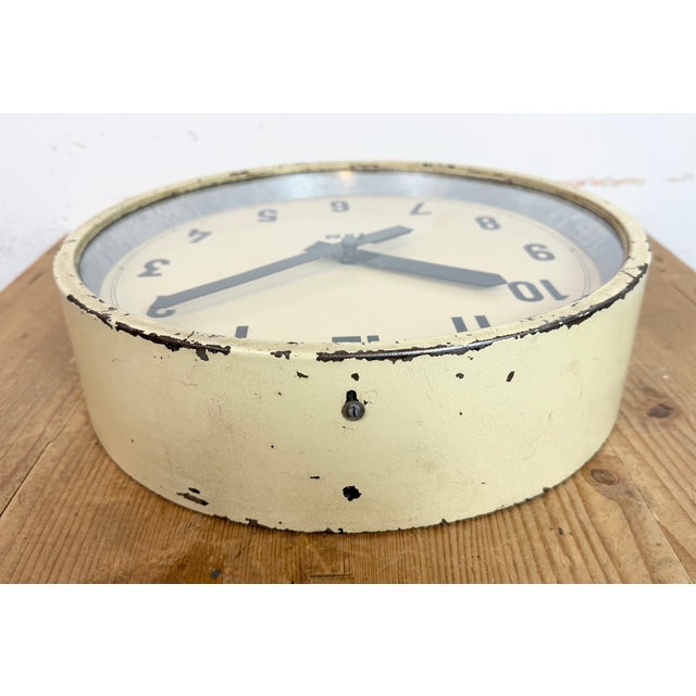 Industrial Beige Factory Wall Clock from IBM, 1950s For Sale - Image 14 of 16