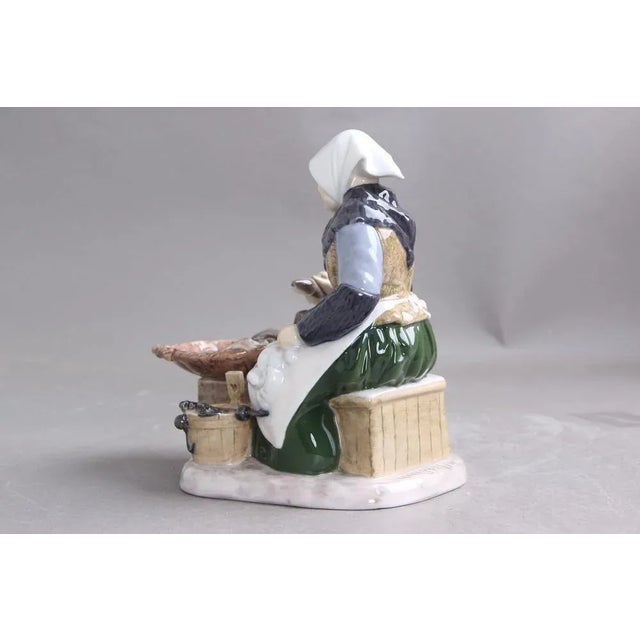 Bing & Grondahl Model 2233 Fisherwoman Figure from Bing & Grøndahl, 1950s For Sale - Image 4 of 9