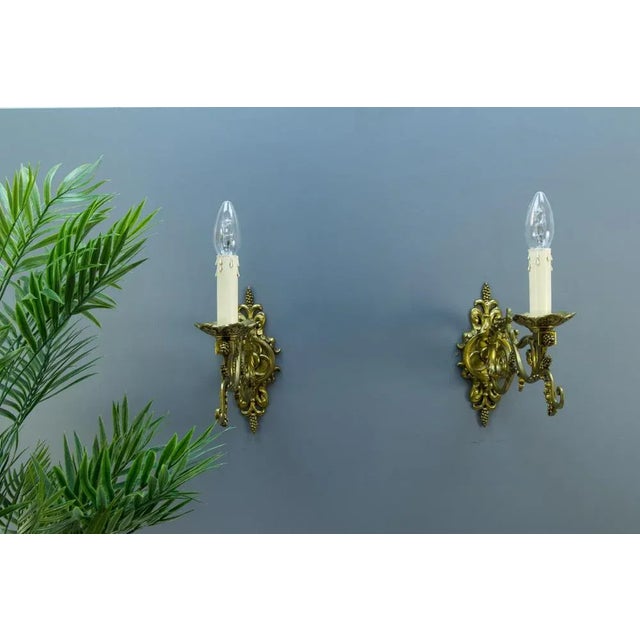 French Neoclassical Style Bronze Wall Lights, Set of 2 For Sale - Image 4 of 18