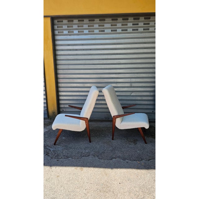 Wood Mid-Century Modern Chairs in White Bouclé Fabric and Wood, 1950s, Set of 2 For Sale - Image 7 of 11