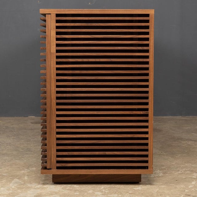 20th Century Walnut Sideboard by Nathan Yong from Heals, 1990s For Sale - Image 4 of 15