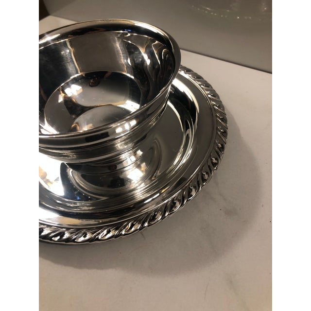 1950s Wm Rogers Silver Plated Gravy or Sauce Boat With Attached Dish For Sale - Image 6 of 11