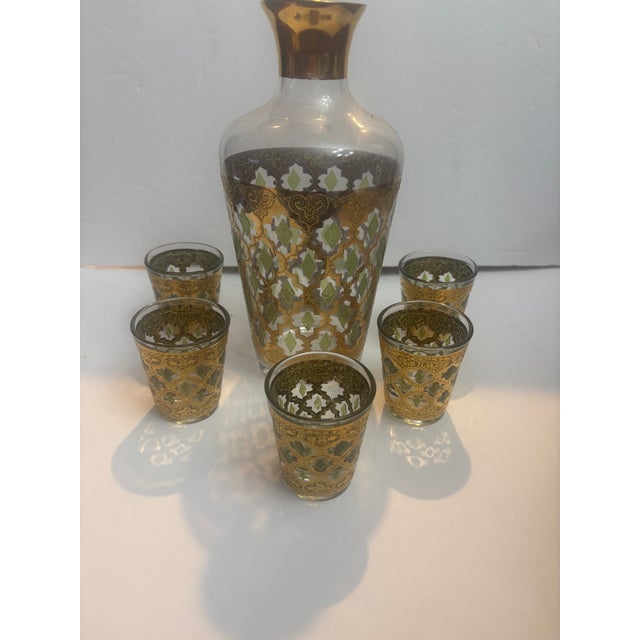 Mid-Century Modern Vintage Culver Valencia 22k Gold Glass Decanter With 5 Shot Glasses For Sale - Image 3 of 4