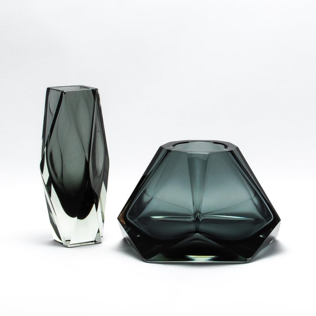 Gray Hand-Blown Murano Briolette Vase in Grey For Sale - Image 8 of 8