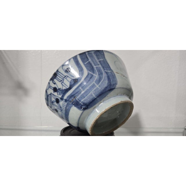 Rare 17th Century Ming Dynasty Wanli Period Swatow Blue and White Bowl 16.5cm For Sale In Los Angeles - Image 6 of 10