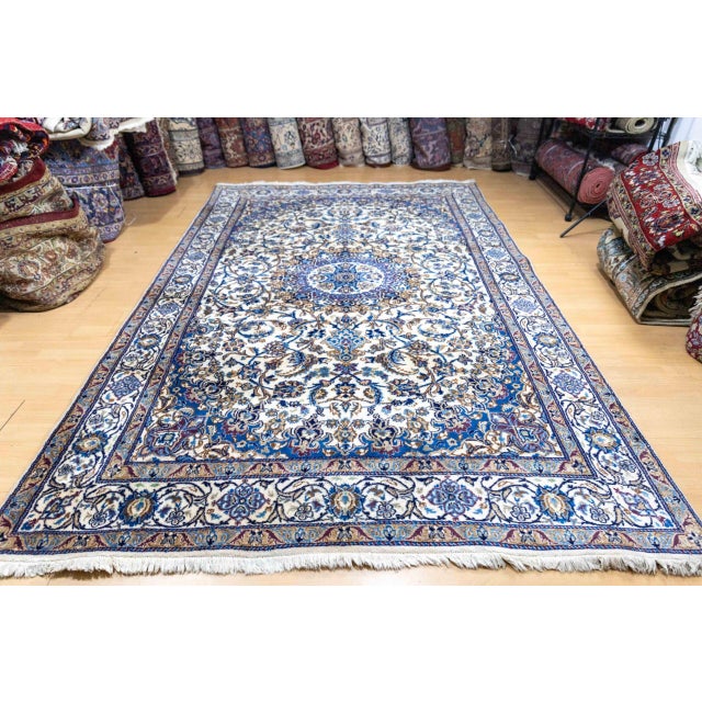 Middle Eastern Hand-Knotted Rug with Lachak-Toranj Medallion with Silk For Sale - Image 5 of 13