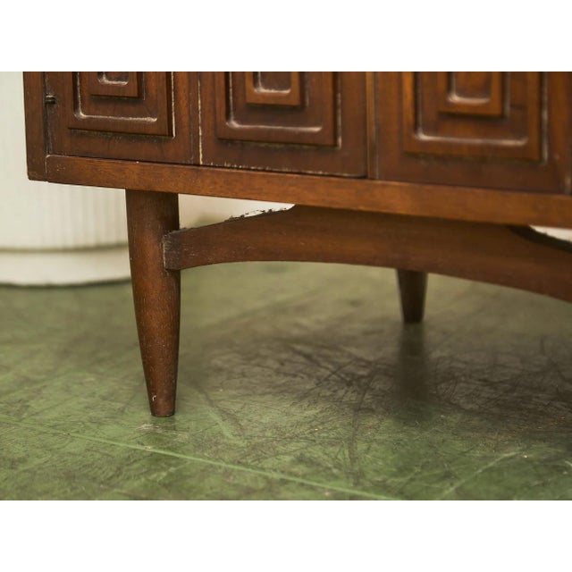 Styled After Broyhill Sculptra Pair of Nightstands For Sale In Los Angeles - Image 6 of 12