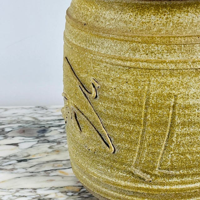 Textile Mid 20th Century Affiliated Craftsmen Studio Pottery Lamp by Phil Barkdall For Sale - Image 7 of 10