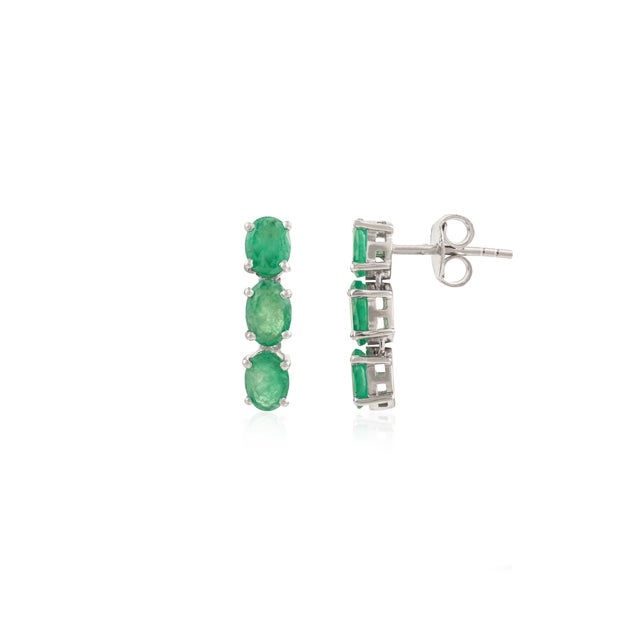 Art Deco A Pair Estate Emerald Triple-Drop Silver Earrings- 2.43 CTW Vintage Fine Jewelry by Carat and Her For Sale - Image 3 of 10