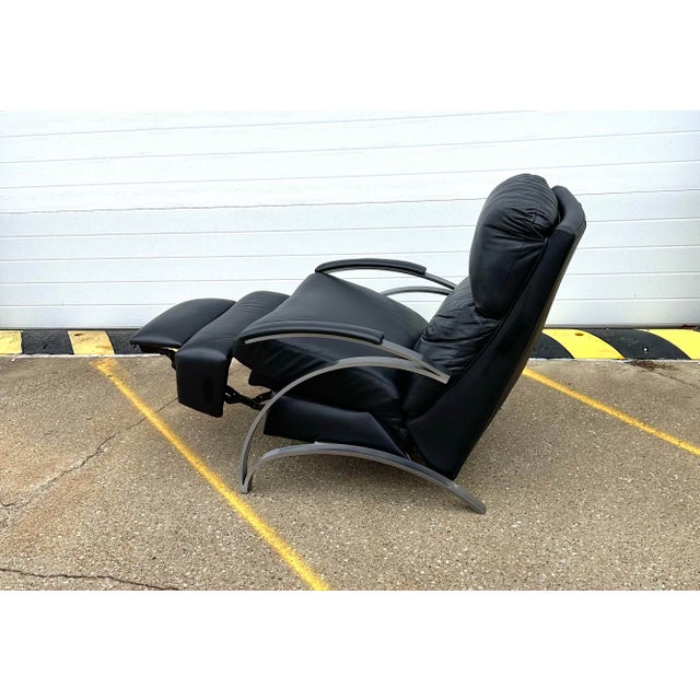 Contemporary Comfort Designs Black Leather Recliner For Sale - Image 3 of 10