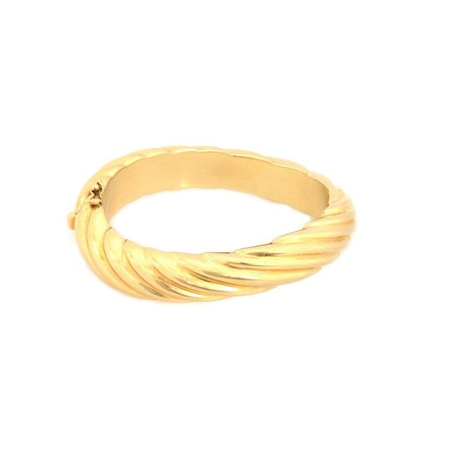 Contemporary 14k Yellow Gold Wide Rib Style Bangle Bracelet For Sale - Image 3 of 5