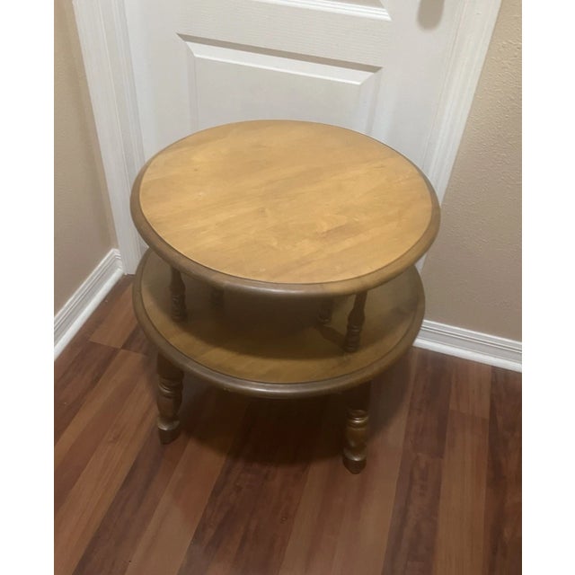 1990s Vintage 1950s Hand Made Solid Maple Wood Round 2 Tier End Table For Sale - Image 5 of 8