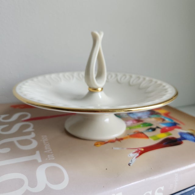 Lenox Late 20th Century Lenox Embossed Heart Venus Collection Center Handle Footed Candy Trinket Dish For Sale - Image 4 of 9