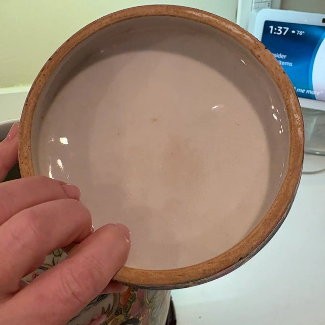 Wood Late 20th Century Famille Rose Chinese Porcelain Ginger Jar With Gold Detailing & Wooden Stand For Sale - Image 7 of 13