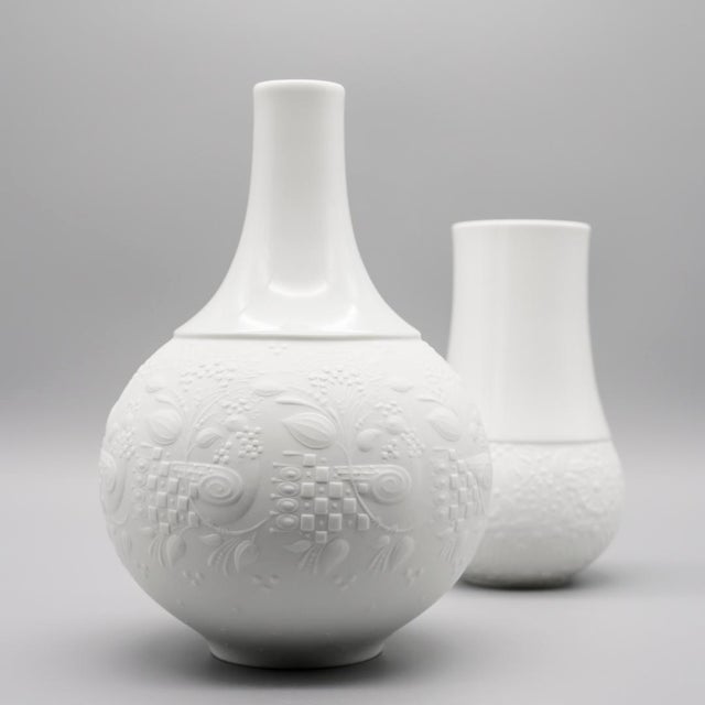 Postmodern Relief Porcelain Vase Duo by Bjørn Wiinblad for Rosenthal, 1968, Set of 2 For Sale - Image 3 of 14
