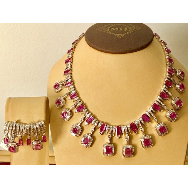 Gia Certified, No Heat, 60 Ct Pink Sapphire & 25 Ct Diamond Necklace Suite 18 Kt For Sale - Image 4 of 8