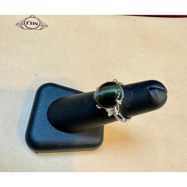 Art Deco 7.68 Ct Blue Green Cat's Eye Tourmaline Cocktail Ring with Diamonds in Platinum For Sale - Image 3 of 18