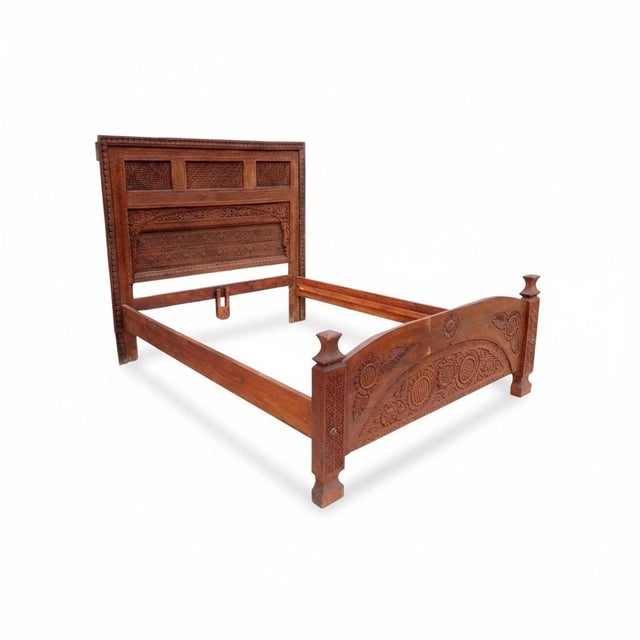 Vintage Cedar Double Bed, Swat-Tal, Pakistan For Sale - Image 15 of 18