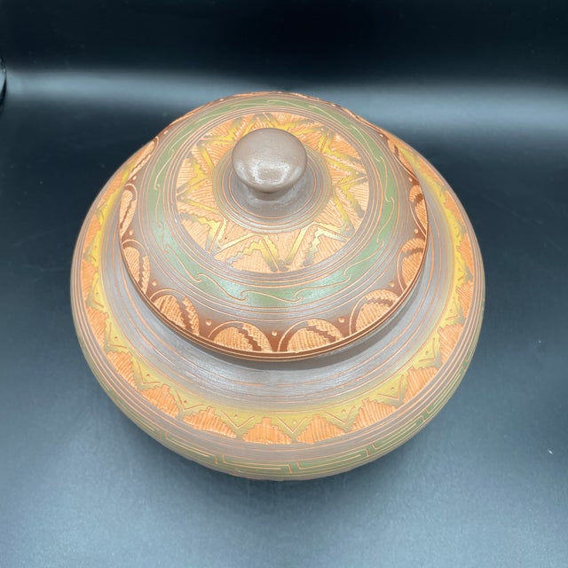 Native American Vintage Navajo Incised Lidded Pot For Sale - Image 3 of 9