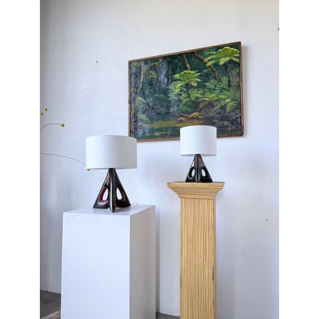 French Free-Form Triangular Ceramic Lamps, 1950s, Set of 2 For Sale - Image 3 of 18