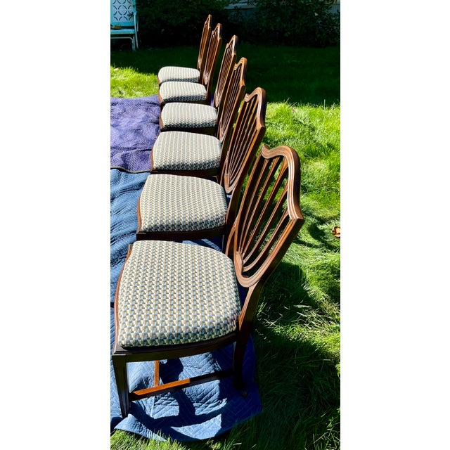Ethan Allen 1970s Ethan Allen Mahogany Hepplewhite Shield Back Dining Chairs in Knoll Fabric - Set of 6 For Sale - Image 4 of 18