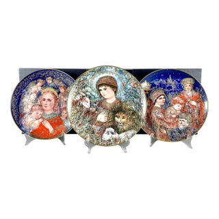 Vintage Plates, 1989, Set of 3 For Sale