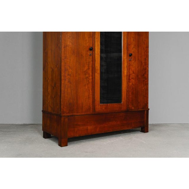 Wood Art Nouveau Wardrobe in Walnut For Sale - Image 7 of 18