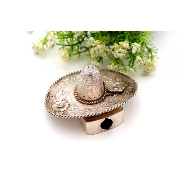 Silver Sombrero Toothpick Holder with Reliefs and Applications For Sale - Image 4 of 6