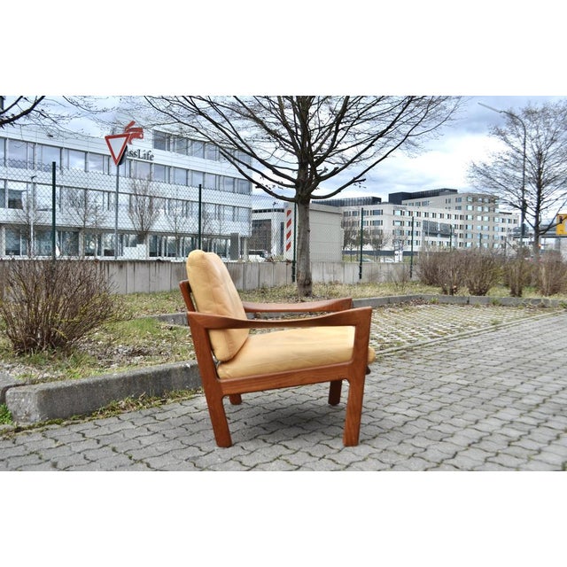 Ocher Leather & Teak Easy Armchair by Niels Eilersen for Illum Wikkelsø, 1960s For Sale - Image 4 of 18