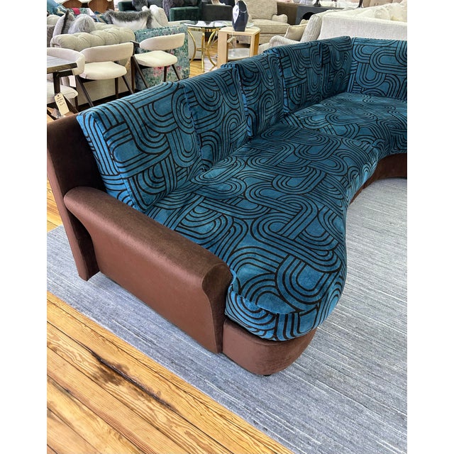 1980s Large Serpentine Sectional Styled After Vladimir Kagan. Newly Upholstered. For Sale In New York - Image 6 of 9