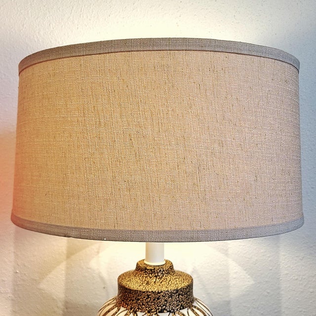 Hand-Thrown Alvino Bagni White on Tan Table Lamp For Sale - Image 9 of 9