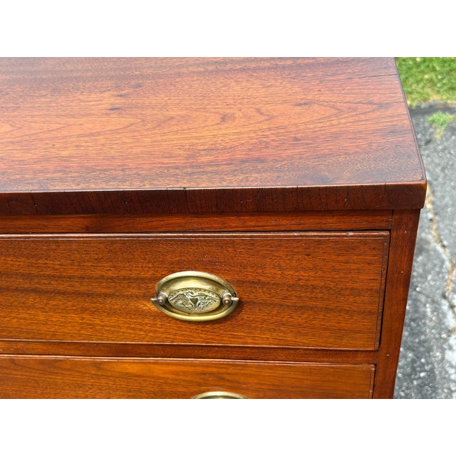 MidEarly 19th C. American Mid-Atlantic Four Drawer Chest in the Federal Federal Style For Sale - Image 9 of 14