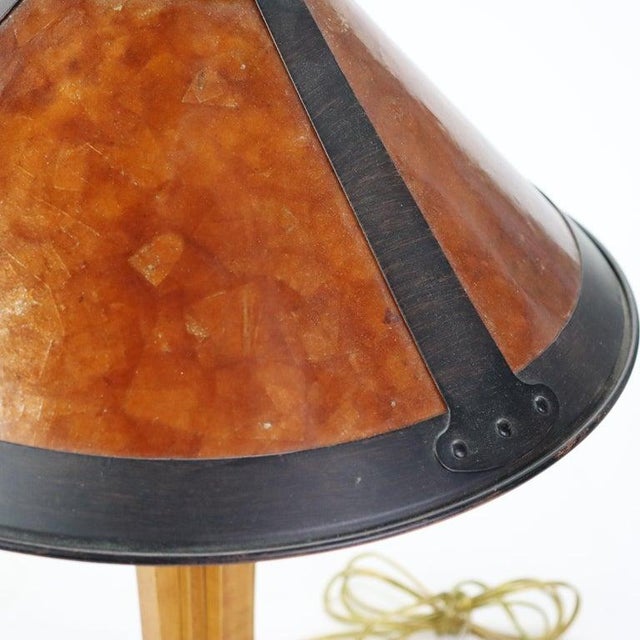 Arts & Crafts Prairie School Table Lamp 20thC. Measures - 19.5"H x 15"W x 15"D.