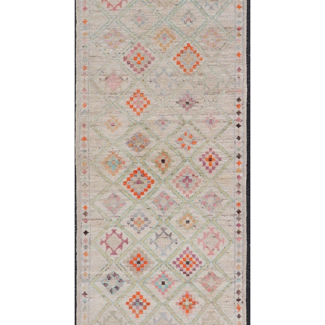 Modern Tulu in Wool With Sub-Geometric Diamond Design in Multicolor 2'8 X 9'8 For Sale In Atlanta - Image 6 of 11