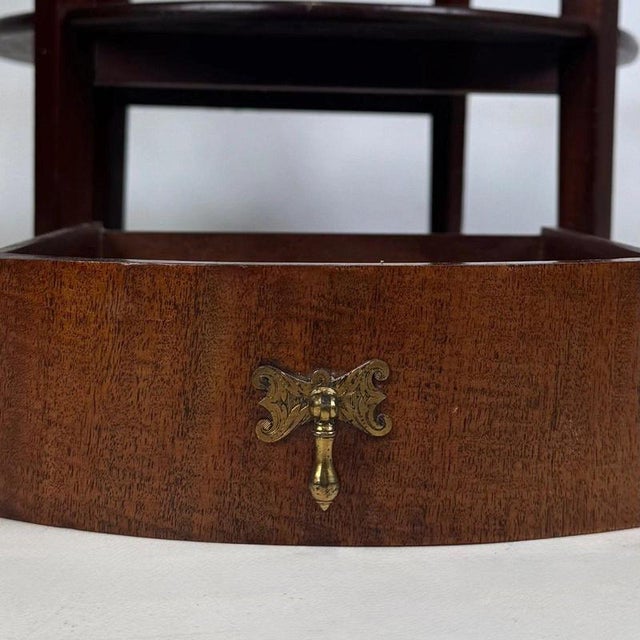 Antique English Edwardian Oval Side Table in Mahogany For Sale - Image 12 of 13