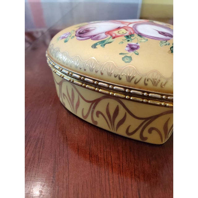 Ceramic Vintage Mid Century Modern Hollywood Regency Heart Jewel Box For Sale - Image 7 of 8